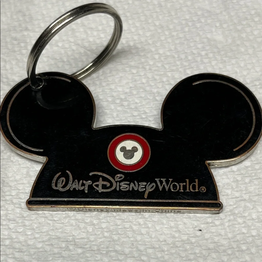 Disney Parks #1 Aunt Mickey mouse keychain Walt Disney World Collectable